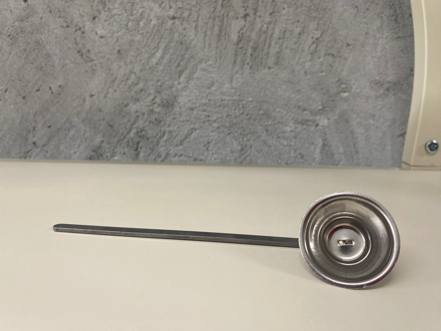 Candle snuffer